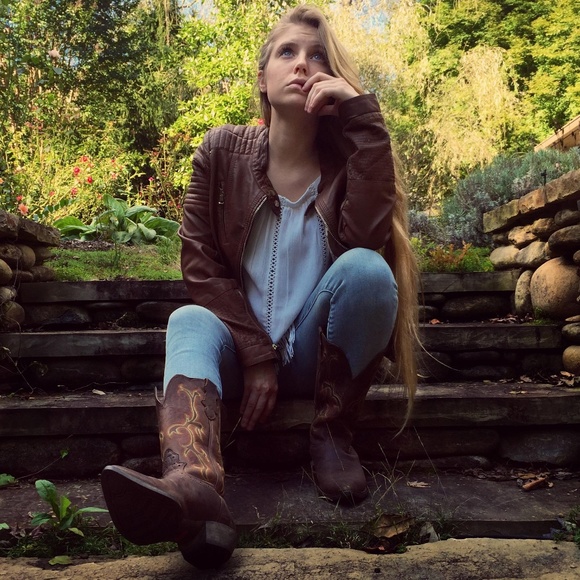 Meet your Posher, Samantha - Picture 4 of 4